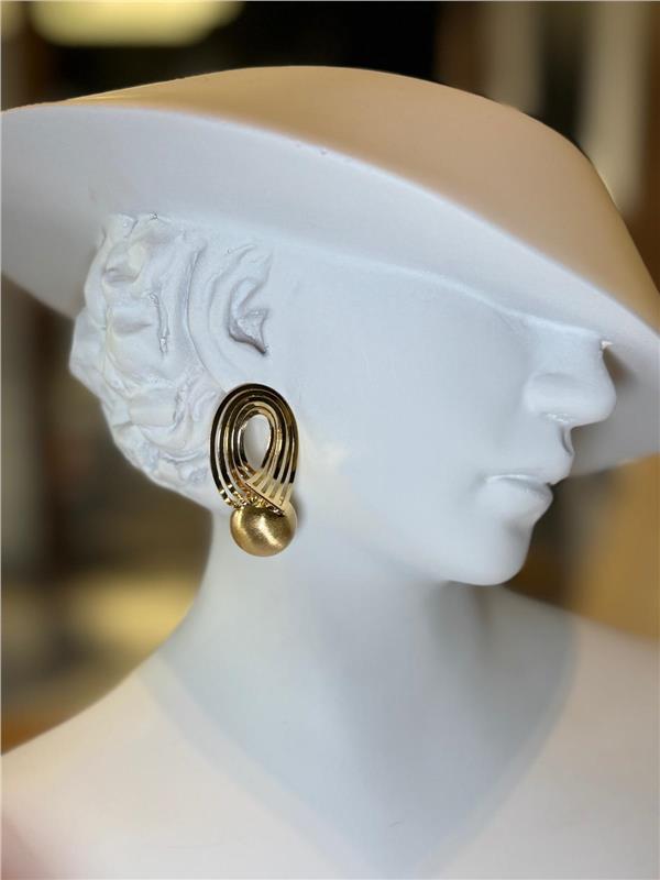 Nadine Altın Renk Geometrik Vintage Küpe Top Sallantılı Statement Küpe